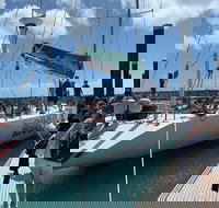 2-Night Whitsundays Sailing Cruise incl. Whitehaven Beach  Great Barrier Reef - Newcastle Accommodation