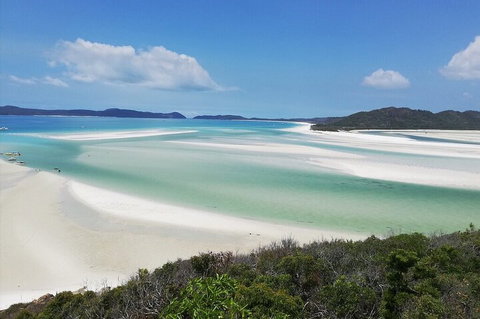 2-Night Whitsundays Sailing Cruise Incl. Whitehaven Beach & Great Barrier Reef - Newcastle Accommodation 1