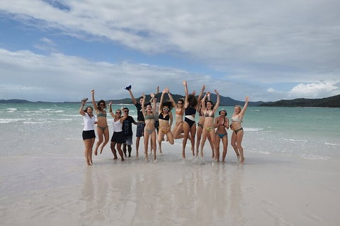2-Night Whitsundays Sailing Cruise Incl. Whitehaven Beach & Great Barrier Reef - Newcastle Accommodation 4