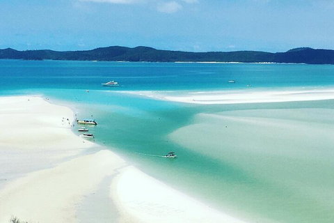 2-Night Whitsundays Sailing Cruise Incl. Whitehaven Beach & Great Barrier Reef - Newcastle Accommodation 5