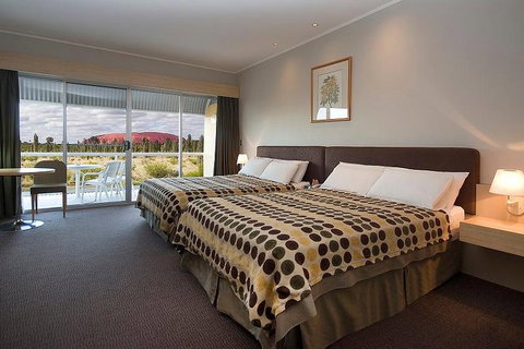 3-Day Uluru-Kata Tjuta And Kings Canyon 4WD Small-Group Eco-Tour From Alice Springs - Newcastle Accommodation 0
