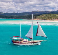 2-Day Whitsundays Sailing Adventure SV Whitehaven - Newcastle Accommodation