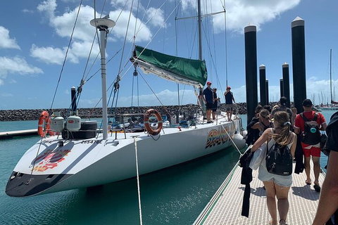 2-Night Whitsundays Sailing Cruise Incl. Whitehaven Beach & Great Barrier Reef - Newcastle Accommodation 0