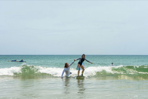 Private Beginners Surf Lessons, Noosa World Surf Reserve - Newcastle Accommodation 0