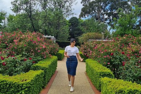 Women's History Walking Tour With Local Guide In Canberra - Newcastle Accommodation 1